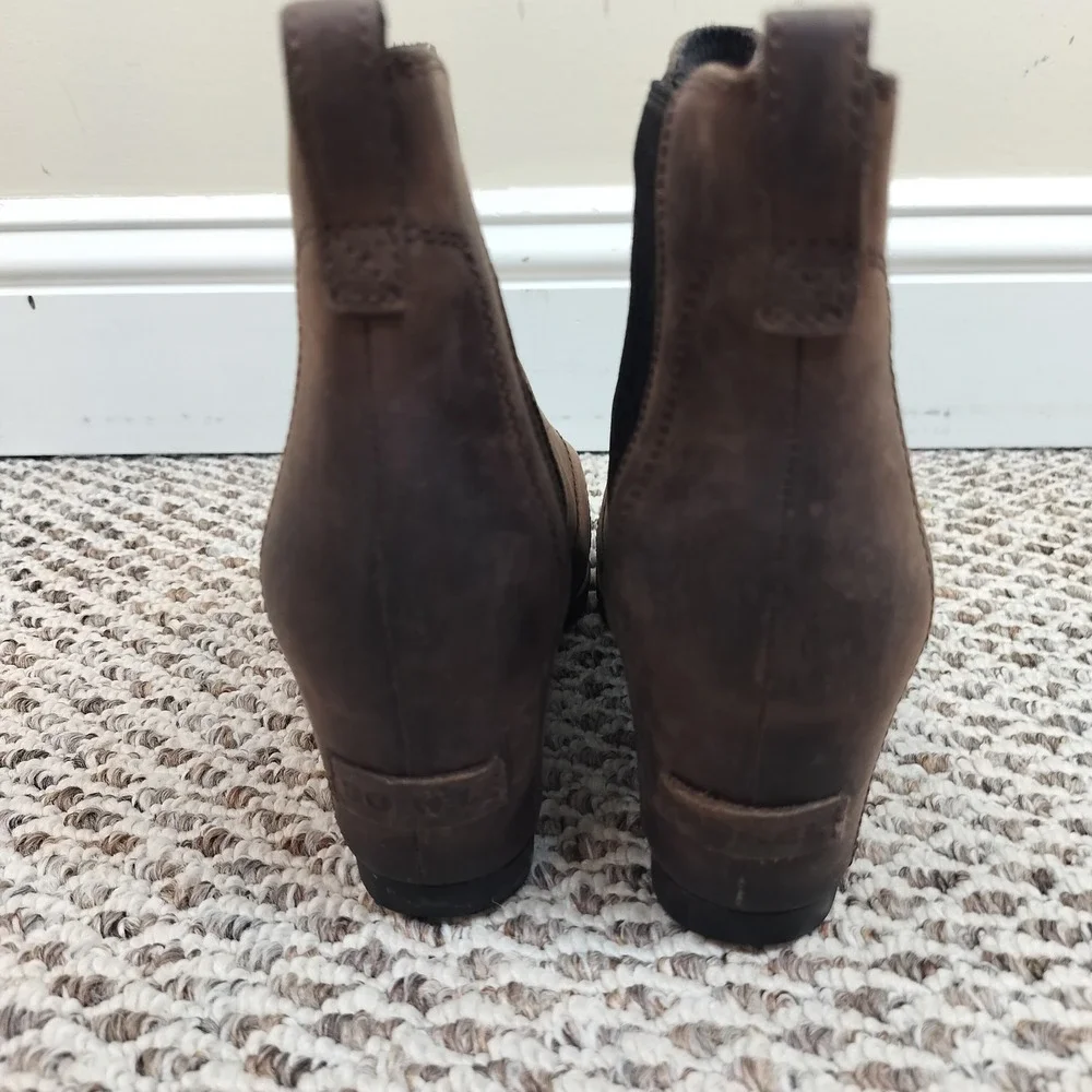 SOREL Joan of Arctic Wedge Chelsea Boots 9 Women's Elk Brown Leather Bootie
